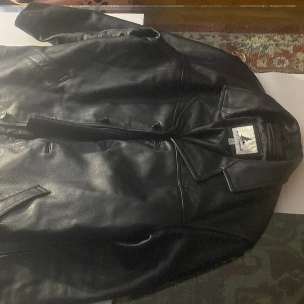 Misty Harbor black 100%leather jacket L